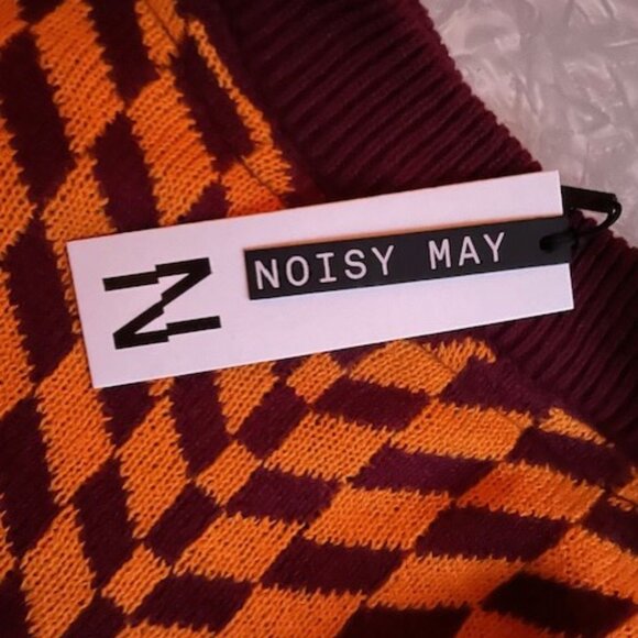 NWT Noisy May Orange Cropped Pullover Sweater Fits Small - Picture 3 of 5